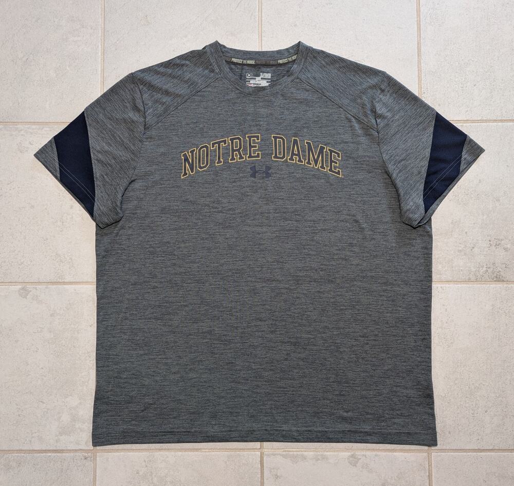 Under Armour Men's XL NOTRE DAME Football T-Shirt Loose Heatgear Short Sleeve